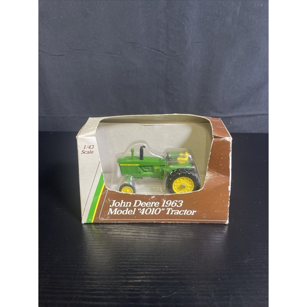 Ertl John Deere 1963 Model 4010 Tractor 1/43 Scale NOS